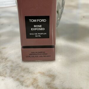 Tom Ford Rose Exposed de  in Pink